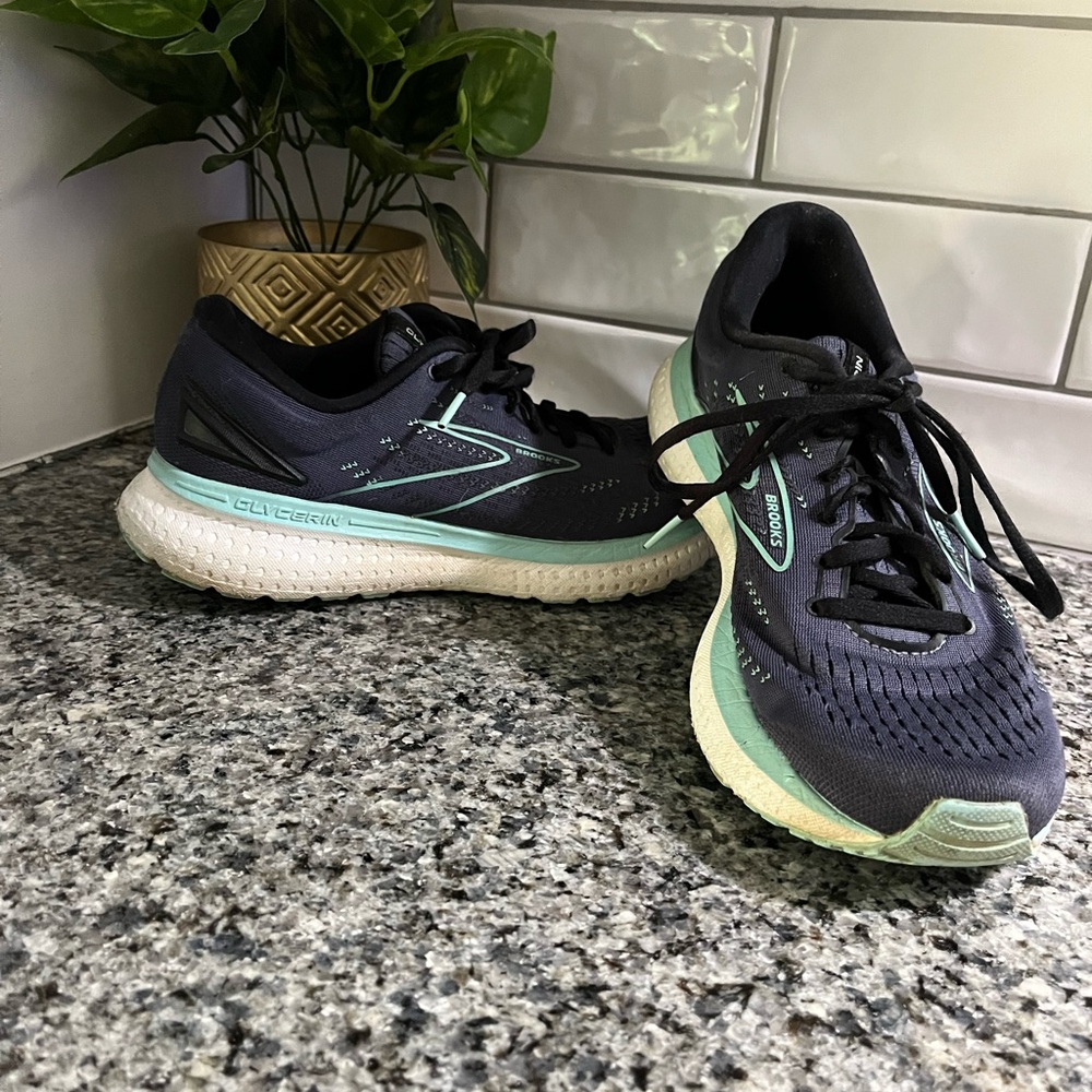 Women’s Brooks Tennis Shoes